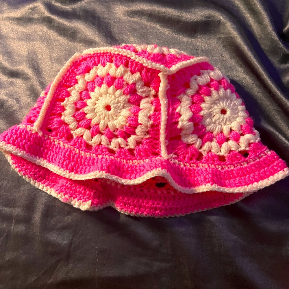 hello kitty inspired crochet hat